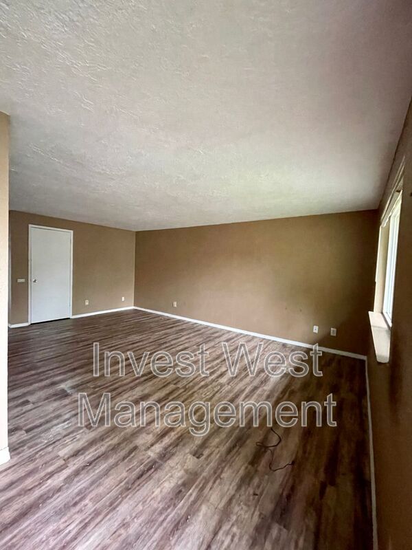 Photo - 1950 Dorothy Ave Unidad 12