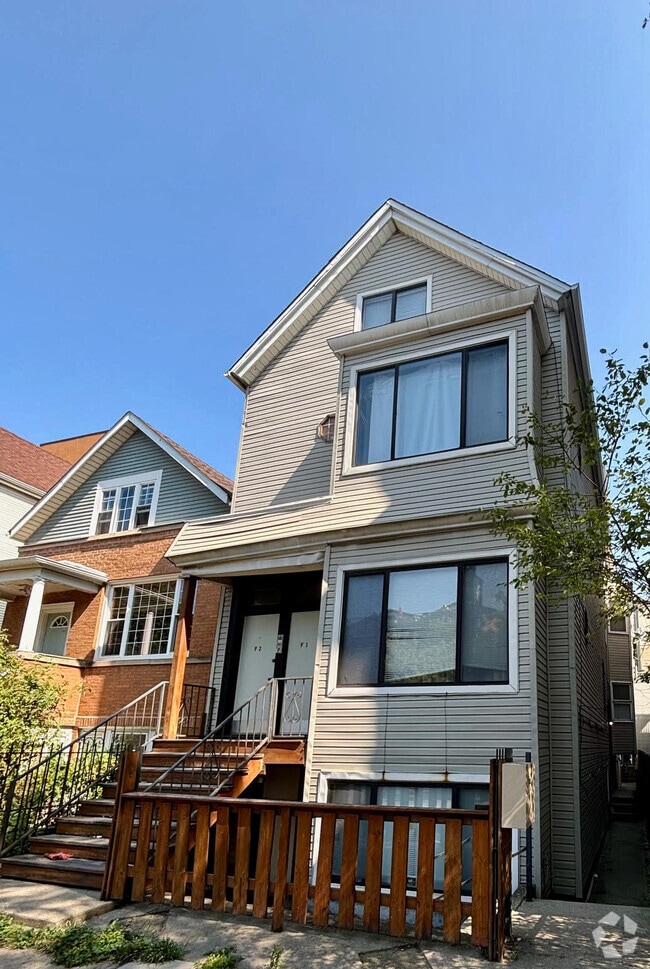 Building Photo - 2525 N Ashland Ave Unit 2F Rental