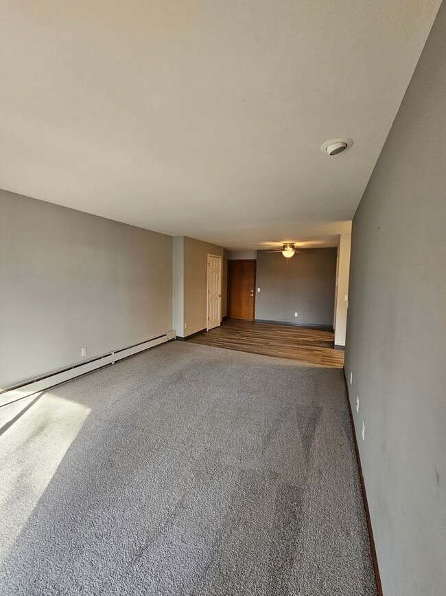 Riverwood Apartments