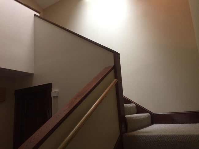 Photo - 118 E 4th St