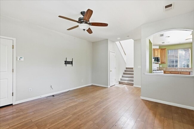 Photo - 2803 Crested St