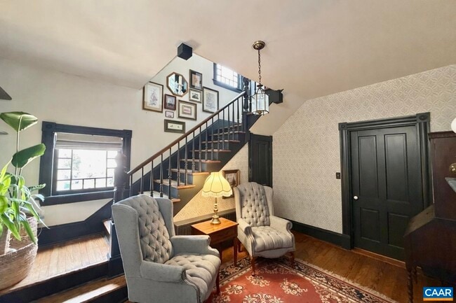 1105 Little High St