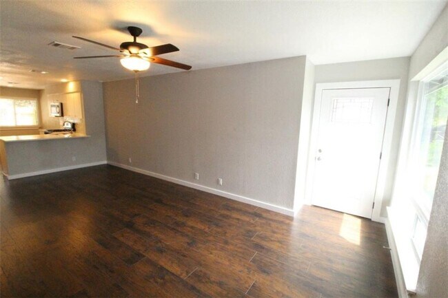 Photo - 10702 Lanshire Dr Unit A