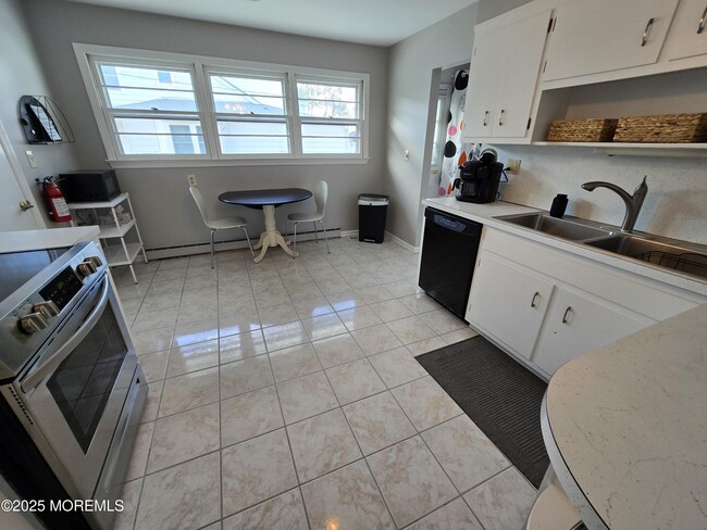 Photo - 502 Monmouth Ave