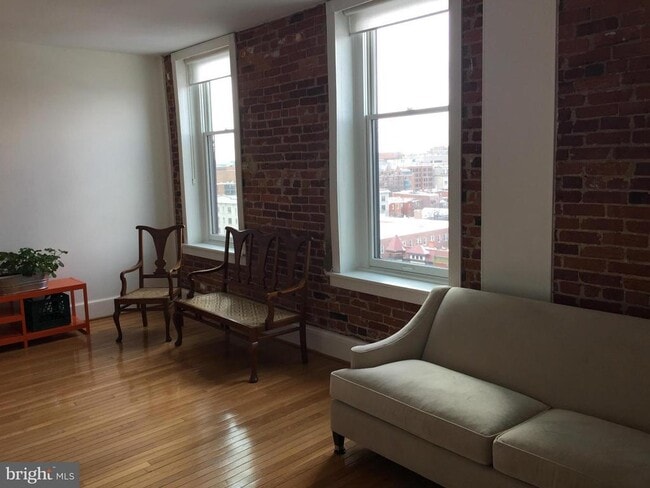 Photo - 1615 Q St NW Unidad 913