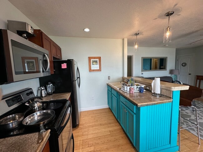 801 NW Coast St Unit 5