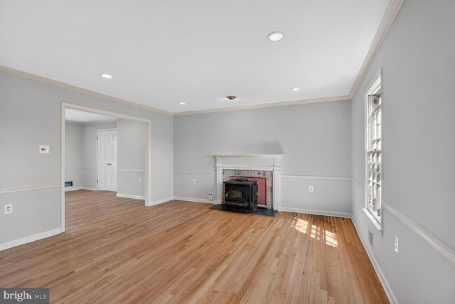 Photo - 21733 Oatlands Rd