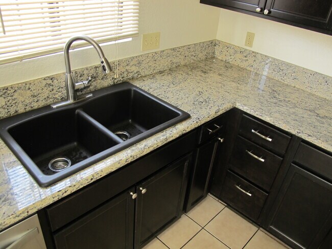 Photo - 1620 N Fremont Ave