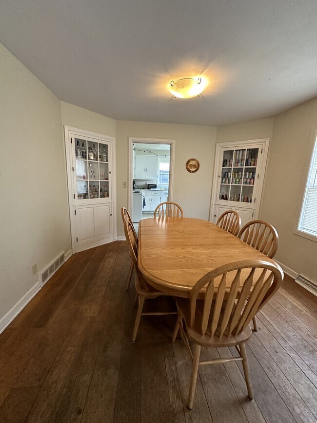Exciting 3 Bed 1 & 1/2 Bath close to UWEC!