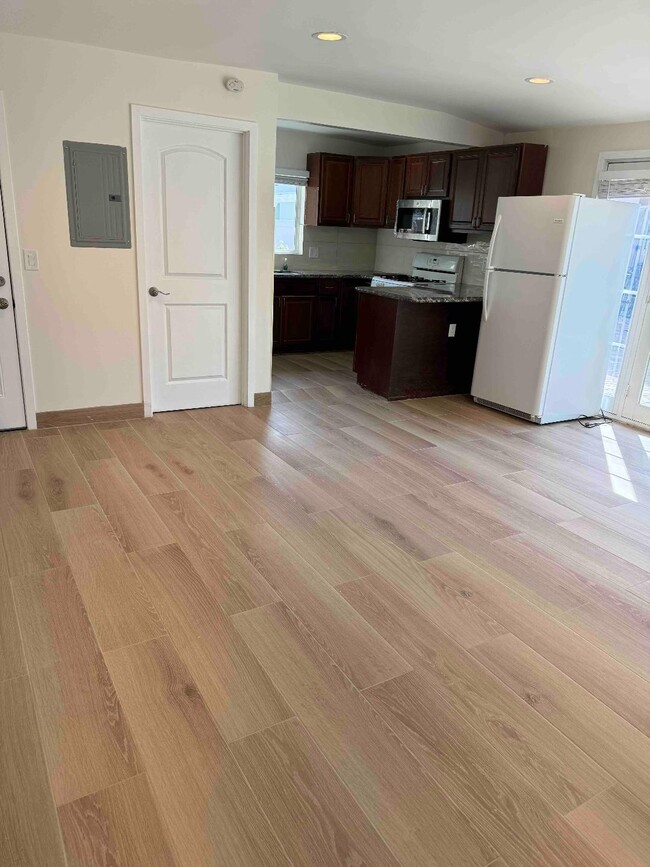 Photo - 470 S Hamel Rd