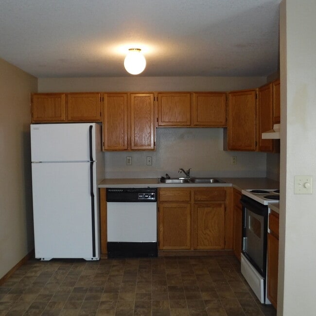 Photo - Ground Level 2 Bed/1 Bath in NW Redmond Fourplex Unit 2