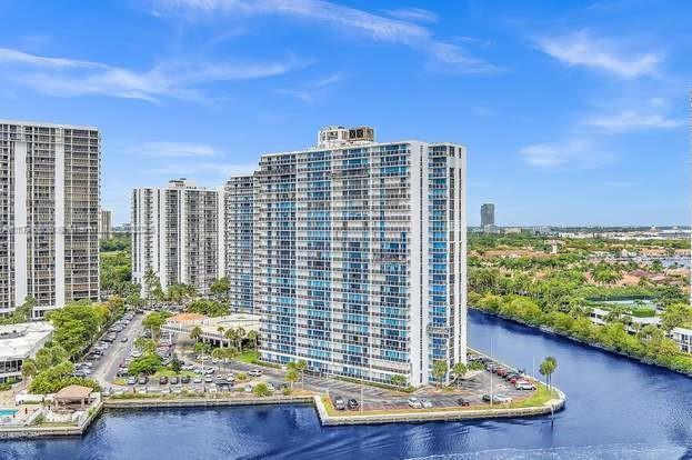 Photo - 20515 E Country Club Dr Unidad 248 Rental