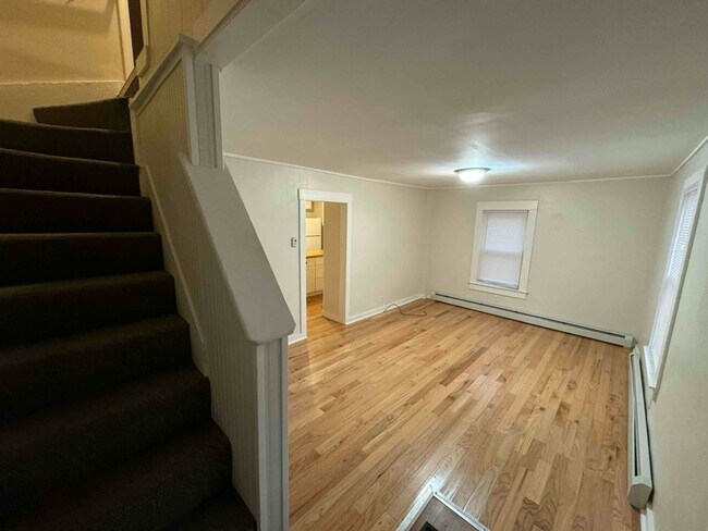 Photo - 175 St John St Unit 1