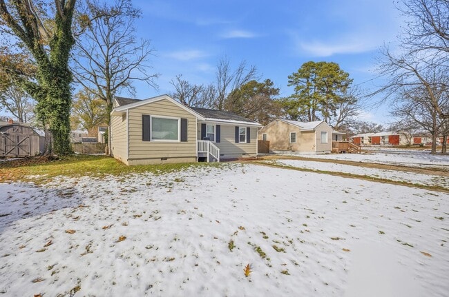 Photo - 723 Woodfin Rd