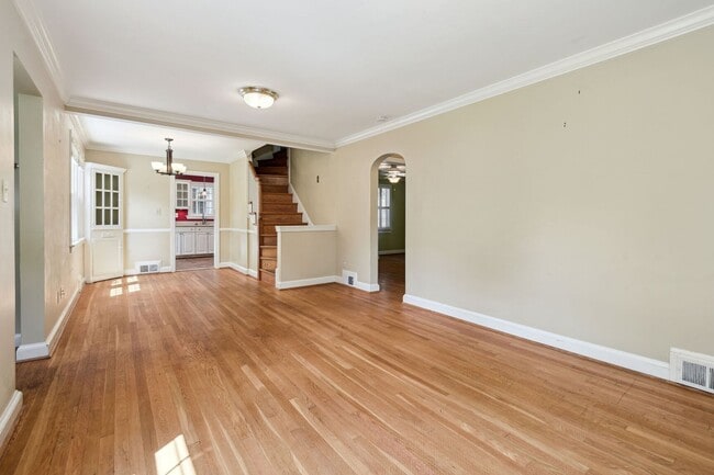 Photo - 5203 Elsmere Ave