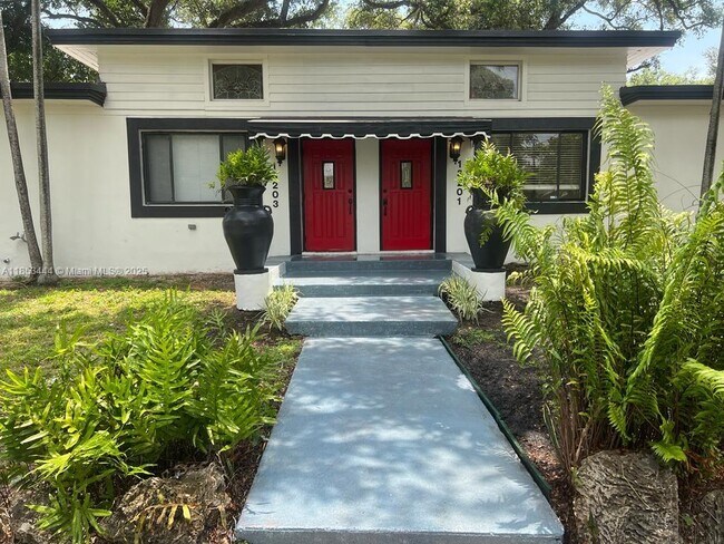 Building Photo - 13203 NE 3rd Ct Unit 13203 Rental