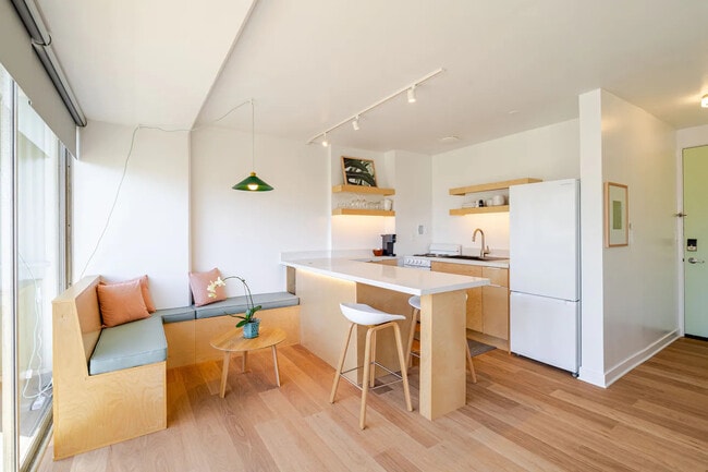 Cocina nueva con comedor. - 445 Kaiolu St Unidad 1114