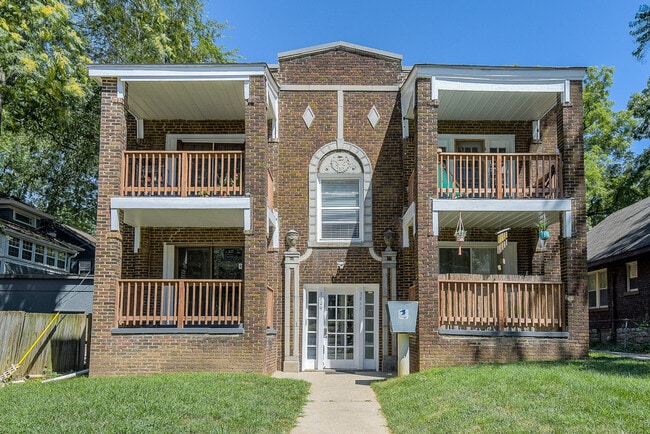 Photo - 3811 Mercier St