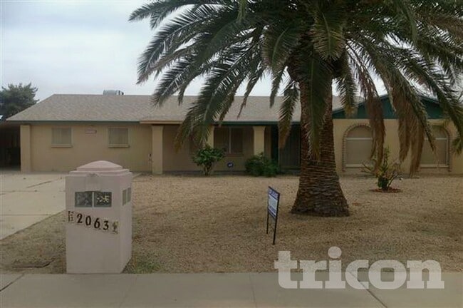Building Photo - 2063 W Morningside Dr