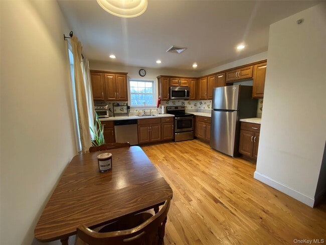 Photo - 27 N Main St Unidad C