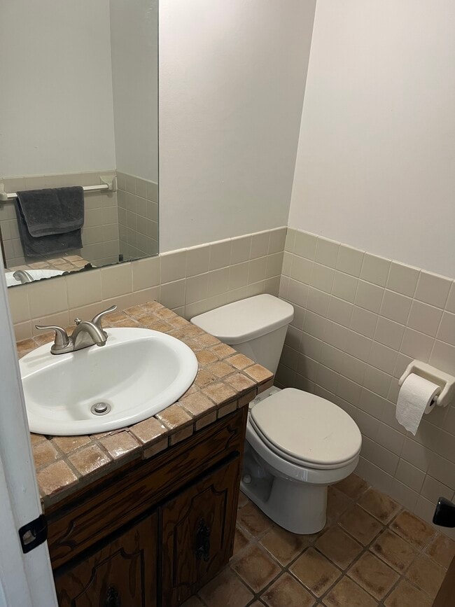 Photo - 127 Hillview Ln