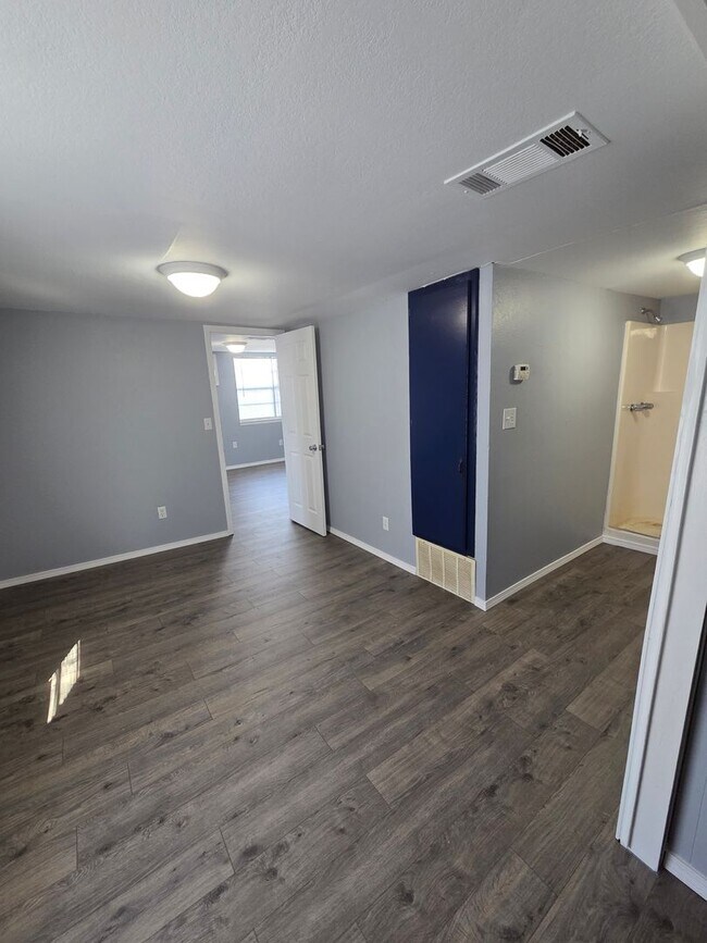 Photo - 220-226 East J St Unidad 220 East J St