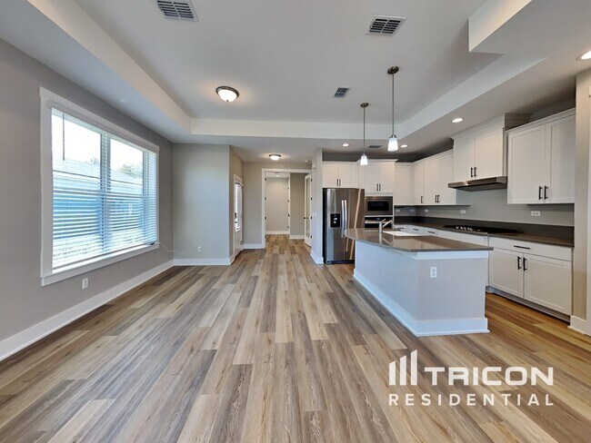 Photo - 398 Charlie Way