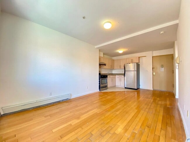 Photo - 4125 Kissena Blvd Unidad 4B