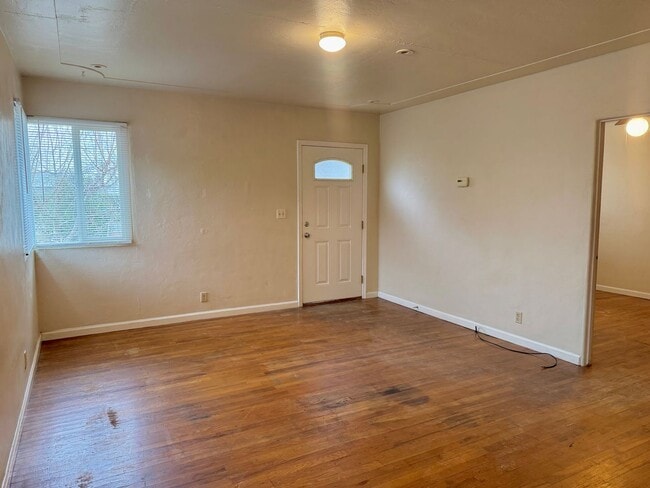 Photo - 1 Bedroom 1 Bath Duplex with private backyard