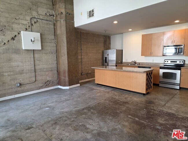 711 S Olive St Unit 313