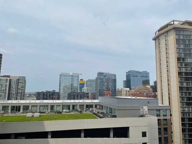 Photo - 41 E 8th St Unidad 1304