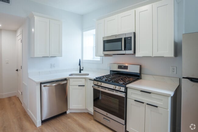 Interior Photo - 10 Mount Pleasant Ave Rental
