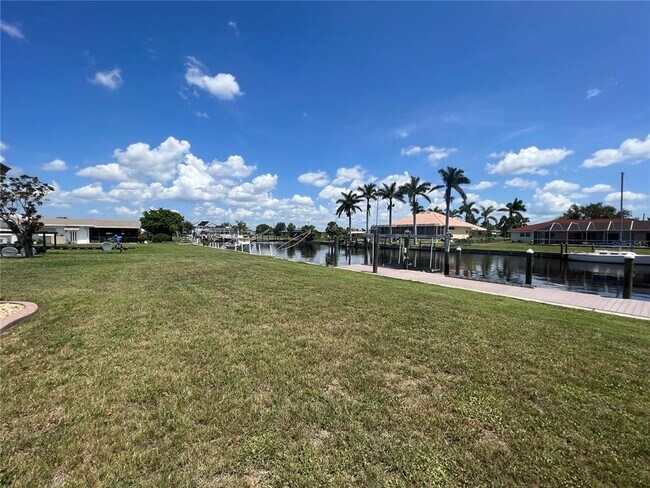 Photo - 110 Sinclair St SE