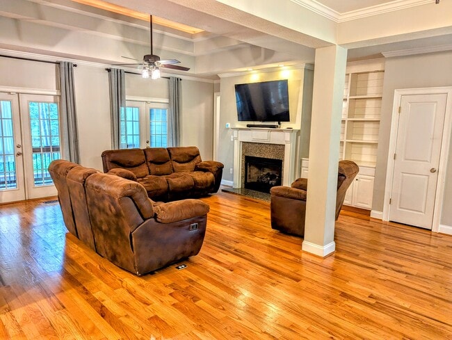 Photo - 291 Greystone Dr