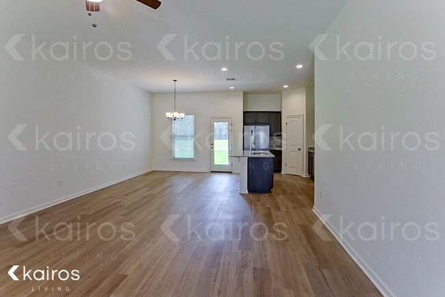 Photo - 113 Teddy Ln
