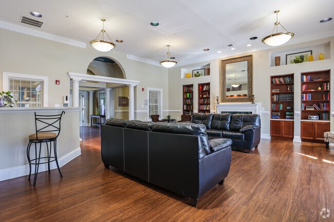 Casa club - Overland Gardens