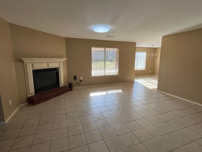 Photo - 103 Heather Ln