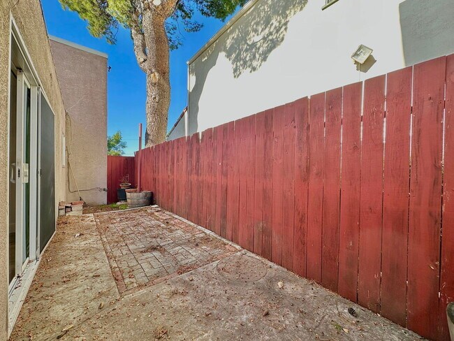 Photo - 932 Maltman Ave Unidad 7