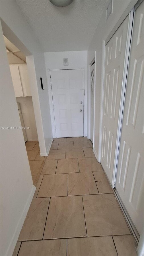 Photo - 6950 Miami Gardens Dr Unidad 2-304