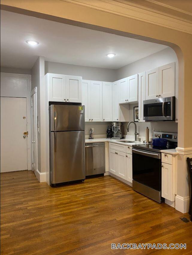Building Photo - 499 Beacon St