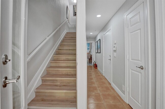 Photo - 617 SW 2nd Dr