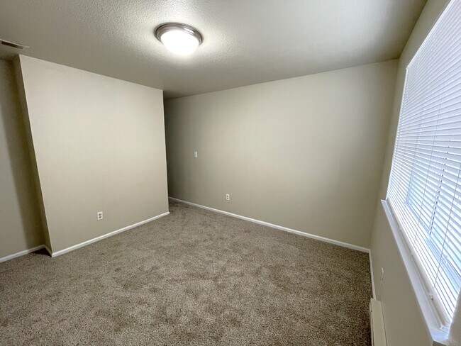 Large 2nd Bedroom - 5512 96th St E