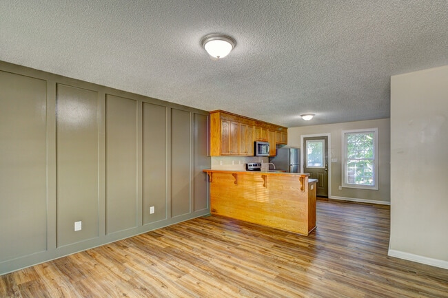 Photo - 800 Requa Rd