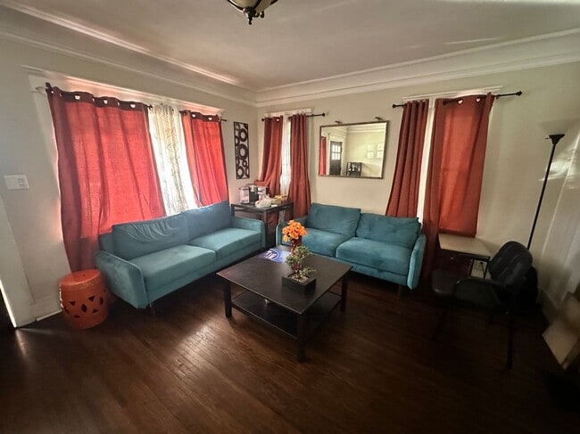 Photo - 1433 W 24th St Unidad C