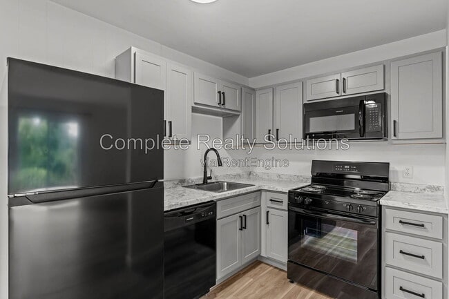 Building Photo - 2543 Mary Ave Unit 2543 G