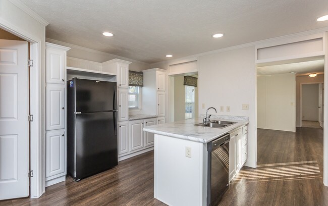 Photo - Holiday Village - Manufactured Home Community