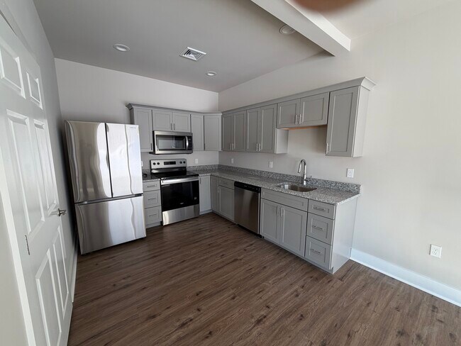 Photo - 1747 Williams St