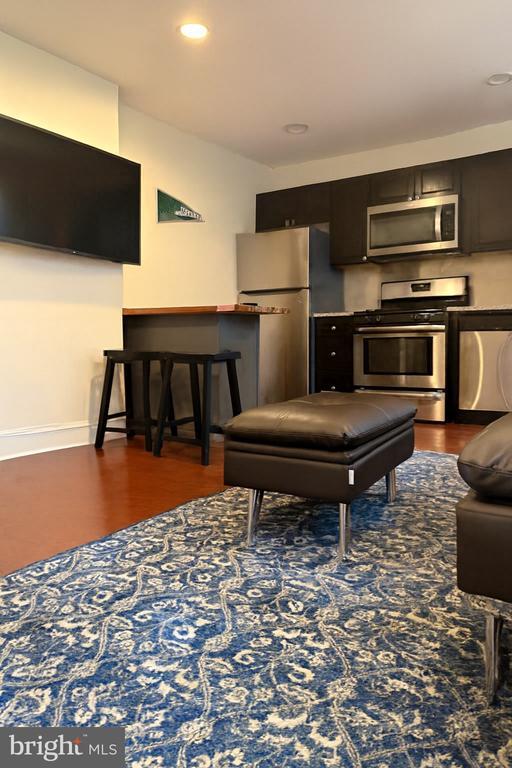 Building Photo - 2034 Chestnut St Unit 3R