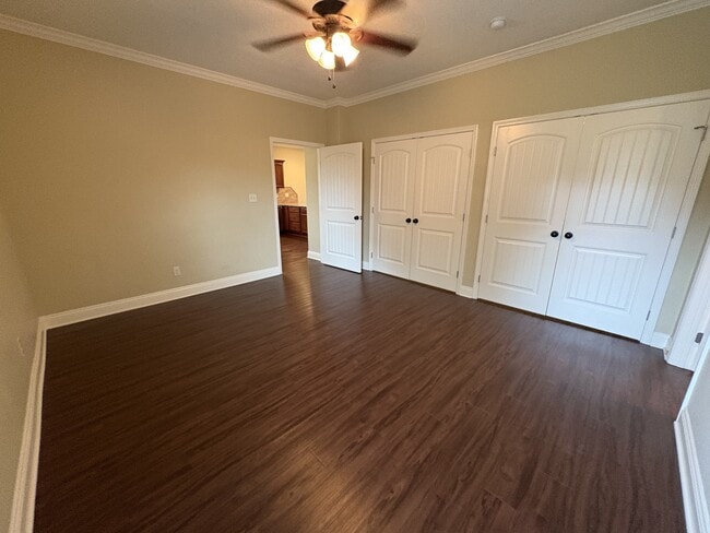 Photo - 4960 Common St