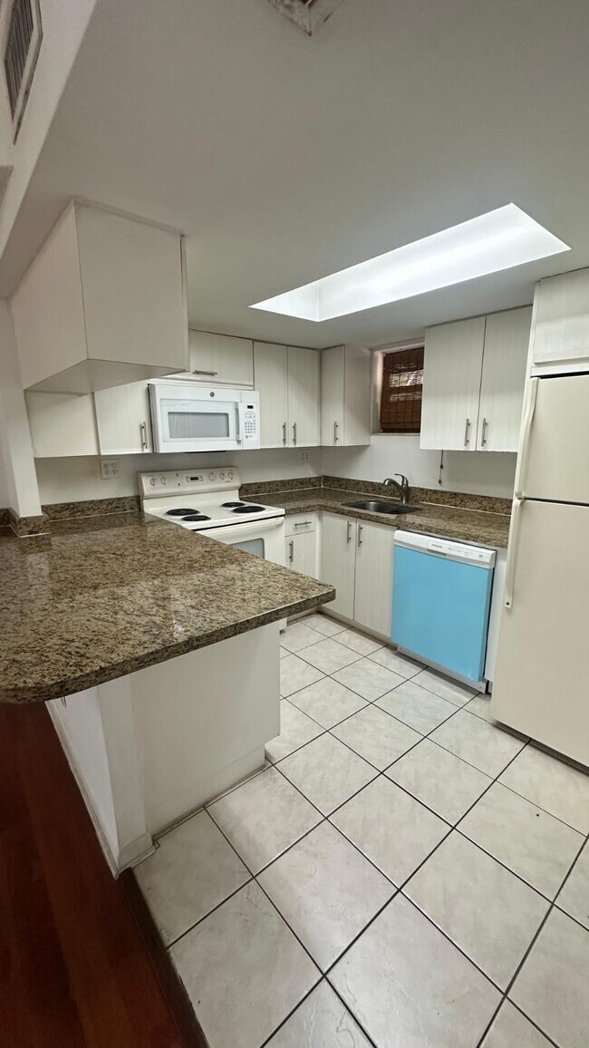 Photo - 8290 Lake Dr